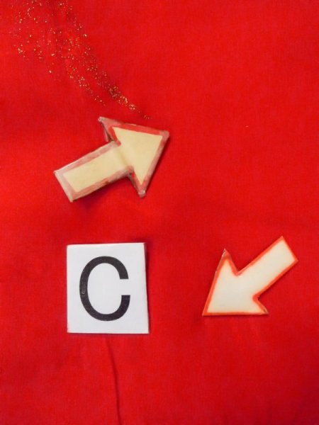 画像17: N0629F  女性用 女の子 半衿付き、地紋:タッセル、扇、亀甲 シルク(正絹)   赤色, 鶴 【中古】 【USED】 【リサイクル】 ★★★☆☆ (17)