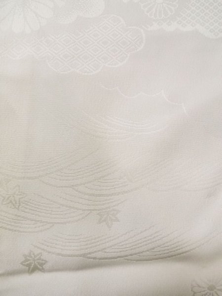 画像6: N0629K  女性用 襦袢 地紋:青海波、源氏雲、さやもん、菱、かのこ シルク(正絹)   オフ ホワイト,  【中古】 【USED】 【リサイクル】 ★★★☆☆ (6)