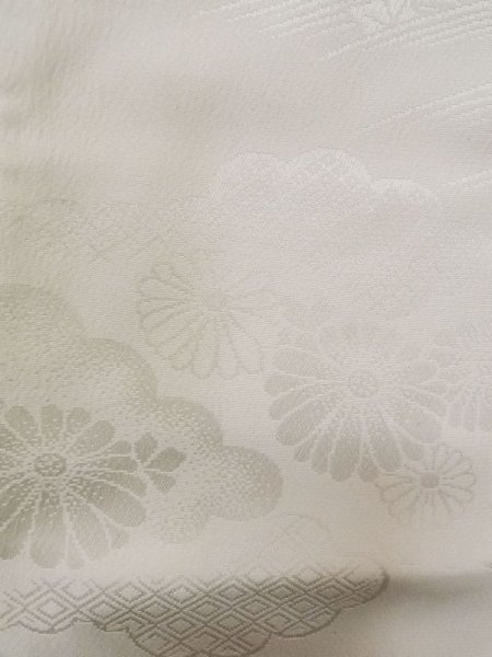 画像7: N0629K  女性用 襦袢 地紋:青海波、源氏雲、さやもん、菱、かのこ シルク(正絹)   オフ ホワイト,  【中古】 【USED】 【リサイクル】 ★★★☆☆ (7)