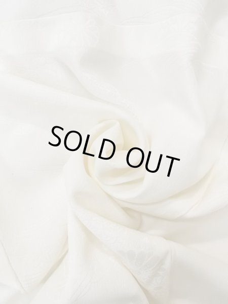 画像11: N0629K  女性用 襦袢 地紋：青海波、源氏雲、さやもん、菱、かのこ シルク（正絹）   オフ　ホワイト,  【中古】 【USED】 【リサイクル】 ★★★☆☆ (11)