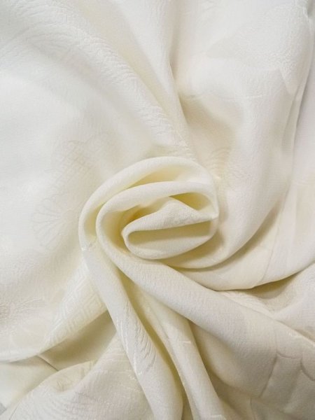 画像12: N0629K  女性用 襦袢 地紋:青海波、源氏雲、さやもん、菱、かのこ シルク(正絹)   オフ ホワイト,  【中古】 【USED】 【リサイクル】 ★★★☆☆ (12)