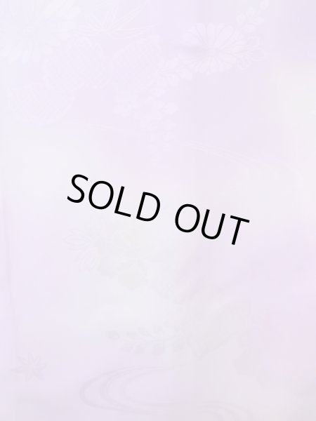 画像3: N0629R  女性用 襦袢 半衿付き、地紋：桐、葉、流水、かのこ 化繊  淡い 紫色,  【中古】 【USED】 【リサイクル】 ★★★☆☆ (3)