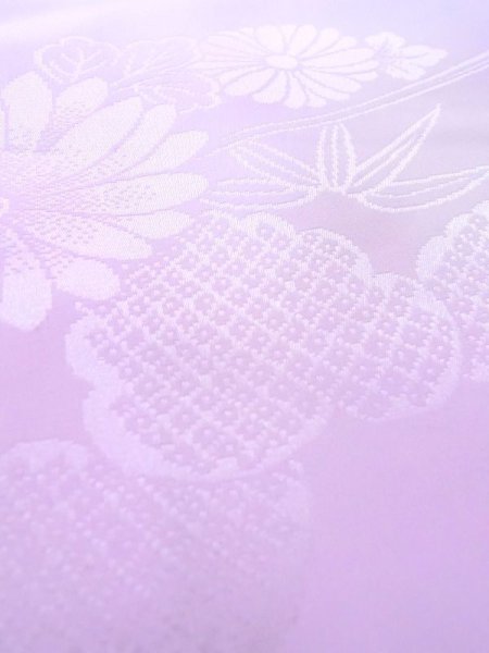 画像9: N0629R  女性用 襦袢 半衿付き、地紋：桐、葉、流水、かのこ 化繊  淡い 紫色,  【中古】 【USED】 【リサイクル】 ★★★☆☆ (9)