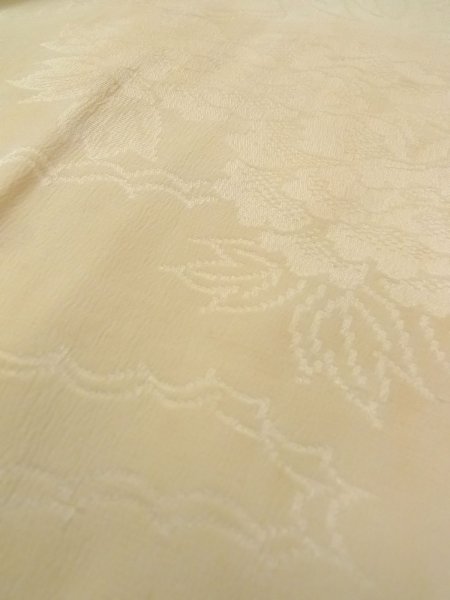 画像10: N0629U  女性用 襦袢 地紋:雲 シルク(正絹)   ベージュ,  【中古】 【USED】 【リサイクル】 ★☆☆☆☆ (10)