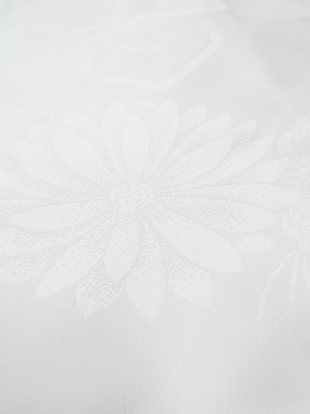 画像9: N0629W  女性用 襦袢 地紋：もみじ、松、笹、亀甲、かのこ 化繊   白,  【中古】 【USED】 【リサイクル】 ★★★☆☆ (9)