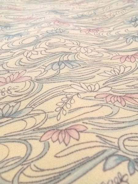 画像9: N0717A  女性用 羽織  シルク(正絹)   アイボリー, 菊 【中古】 【USED】 【リサイクル】 ★★★☆☆ (9)