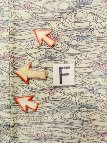 画像19: N0717A  女性用 羽織  シルク(正絹)   アイボリー, 菊 【中古】 【USED】 【リサイクル】 ★★★☆☆ (19)