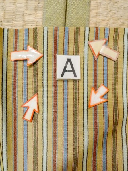 画像14: N0717B  女性用 羽織  シルク(正絹)   ベージュ, 縞 【中古】 【USED】 【リサイクル】 ★★☆☆☆ (14)