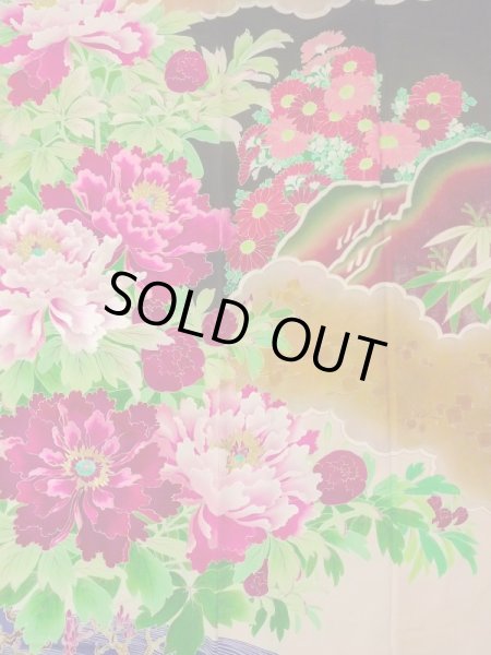 画像9: N0717E  女性用 振袖  シルク（正絹）   黒, ぼたん 【中古】 【USED】 【リサイクル】 ★★★☆☆ (9)