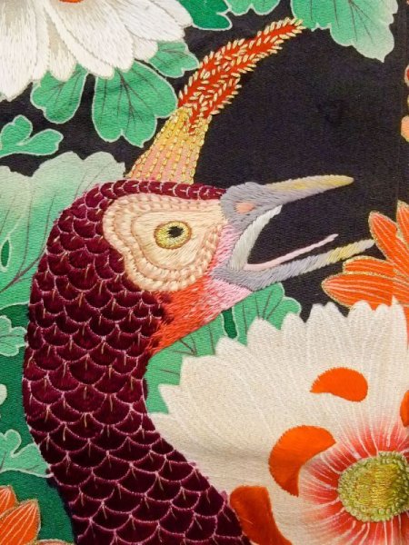 画像10: N0717E  女性用 振袖  シルク（正絹）   黒, ぼたん 【中古】 【USED】 【リサイクル】 ★★★☆☆ (10)