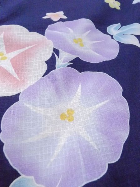 画像8: N0717F  女性用 浴衣(海外製) 朝顔柄、紅梅 綿   紺, 花 【中古】 【USED】 【リサイクル】 ★☆☆☆☆ (8)