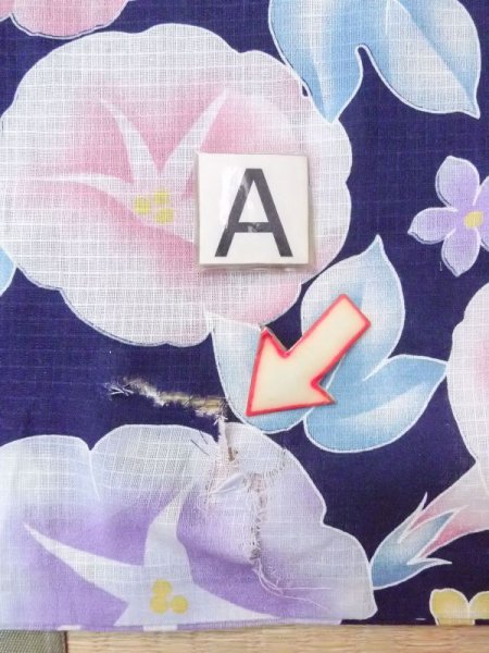 画像14: N0717F  女性用 浴衣(海外製) 朝顔柄、紅梅 綿   紺, 花 【中古】 【USED】 【リサイクル】 ★☆☆☆☆ (14)