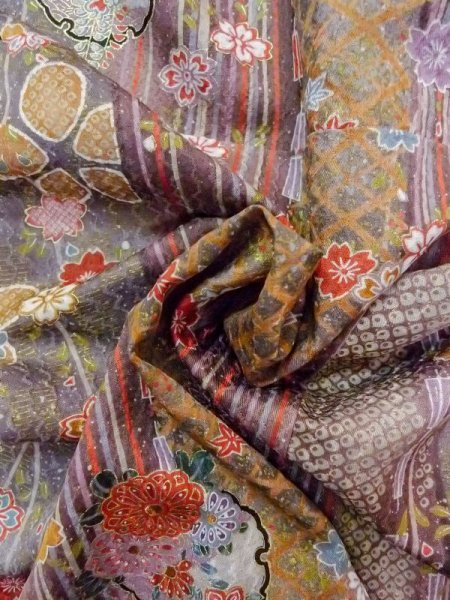 画像11: N0717K  女性用 小紋  シルク(正絹)  灰色がかった マルチカラー, 桜 【中古】 【USED】 【リサイクル】 ★★★☆☆ (11)