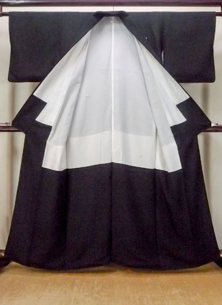 画像2: N0717L  女性用 喪服  シルク(正絹)   黒,  【中古】 【USED】 【リサイクル】 ★★★☆☆ (2)