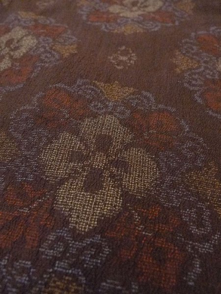 画像8: N0717M Mint  女性用 紬 染み黄変多数 シルク(正絹)   茶色, 唐花 【中古】 【USED】 【リサイクル】 ★★★★☆ (8)