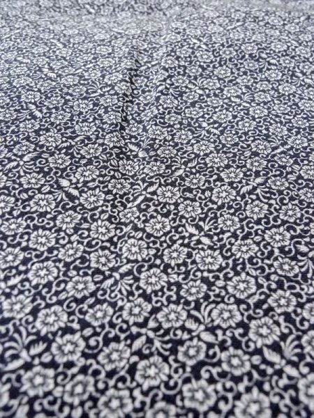 画像8: N0717S  女性用 小紋  シルク（正絹）   黒, 花 【中古】 【USED】 【リサイクル】 ★★★☆☆ (8)