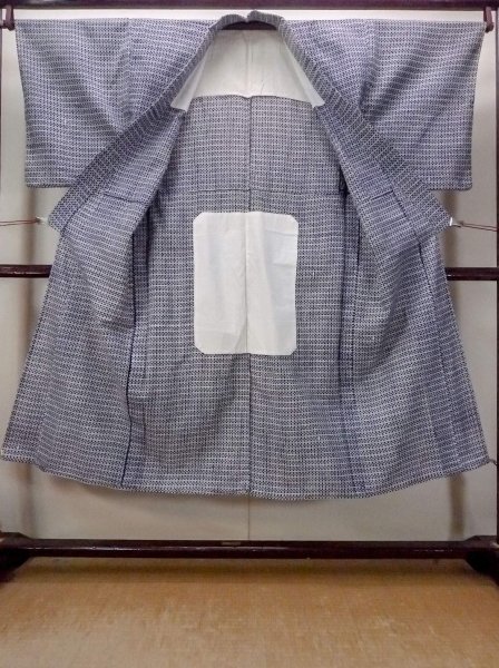 画像2: N0731K  浴衣(日本製)  綿  深い 藍, 四角 【中古】 【USED】 【リサイクル】 ★★☆☆☆ (2)