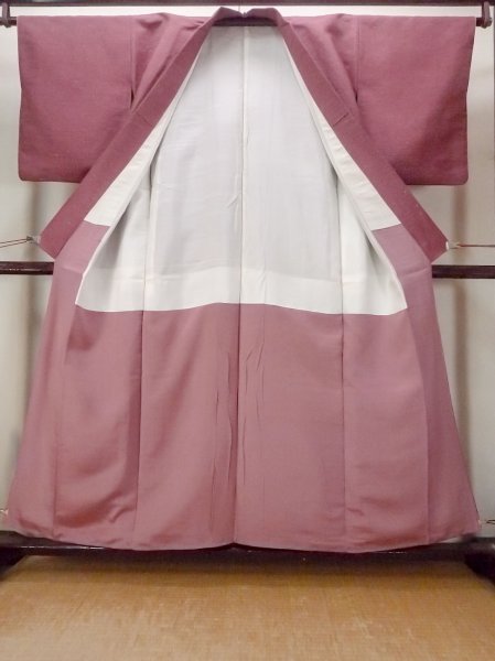 画像2: N0814C  女性用 紬  シルク(正絹)  淡い えんじ, 縞 【中古】 【USED】 【リサイクル】 ★★★☆☆ (2)