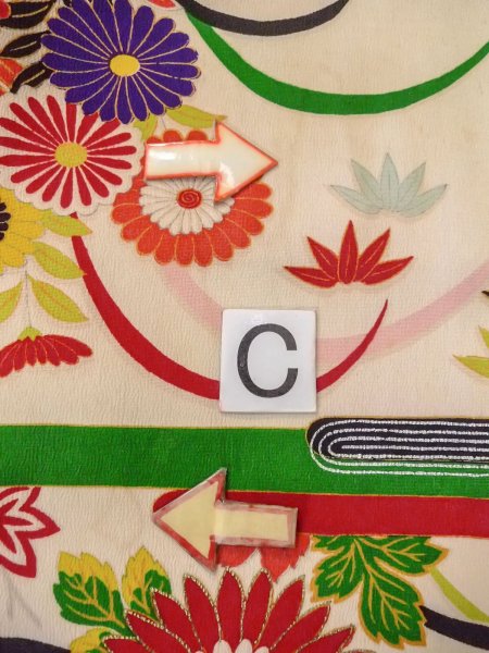 画像16: N0814M  女性用 小紋  シルク（正絹）   オフ　ホワイト, ぼたん 【中古】 【USED】 【リサイクル】 ★★☆☆☆ (16)