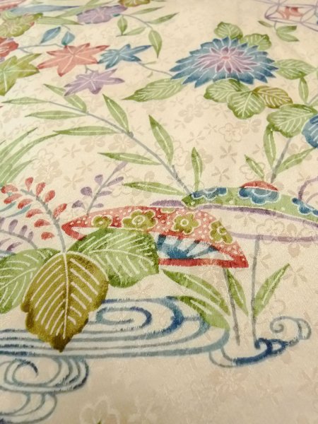 画像10: N0814P  女性用 小紋  シルク(正絹)   アイボリー, 菊 【中古】 【USED】 【リサイクル】 ★★☆☆☆ (10)