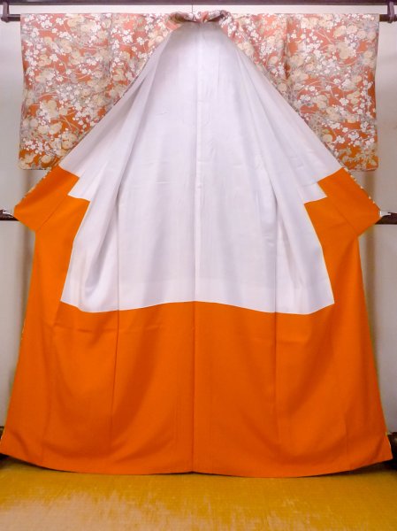 画像2: N0814Q  女性用 小紋  シルク(正絹)  淡い 朱赤, 菊 【中古】 【USED】 【リサイクル】 ★★★☆☆ (2)