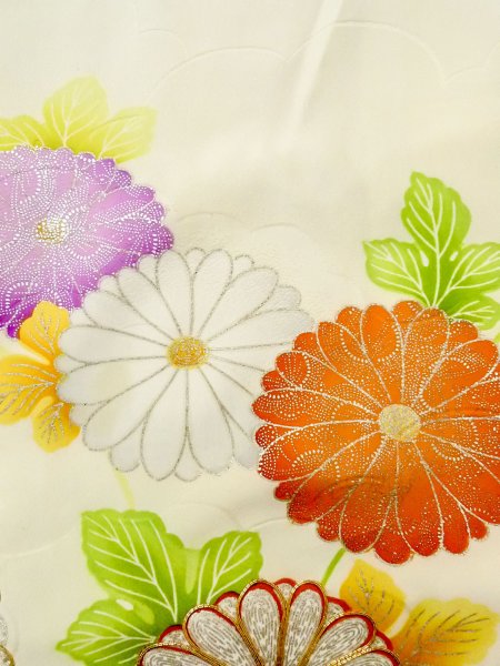画像10: N0814T  女性用 振袖  シルク（正絹）   オフ　ホワイト, 菊 【中古】 【USED】 【リサイクル】 ★☆☆☆☆ (10)