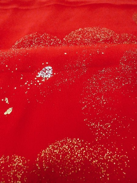 画像10: N0814V  女性用 子供用 長襦袢 シルク（正絹）   赤色, 花 【中古】 【USED】 【リサイクル】 ★★☆☆☆ (10)