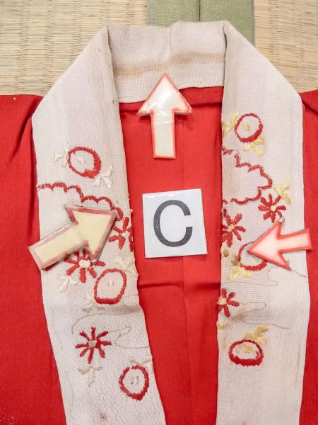 画像18: N0814V  女性用 子供用 長襦袢 シルク（正絹）   赤色, 花 【中古】 【USED】 【リサイクル】 ★★☆☆☆ (18)