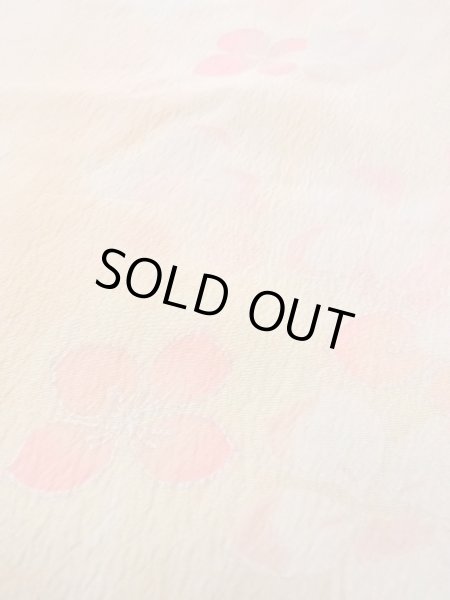 画像8: N0815B  女性用 襦袢 菊柄の地紋の半衿付き 化繊  淡い 珊瑚色, 花 【中古】 【USED】 【リサイクル】 ★★☆☆☆ (8)