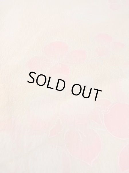 画像9: N0815B  女性用 襦袢 菊柄の地紋の半衿付き 化繊  淡い 珊瑚色, 花 【中古】 【USED】 【リサイクル】 ★★☆☆☆ (9)