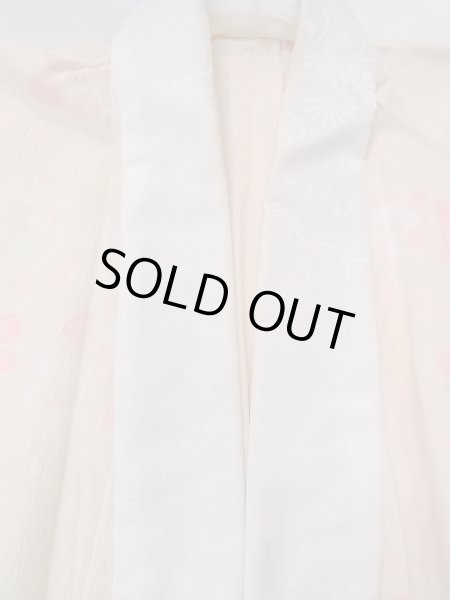 画像13: N0815B  女性用 襦袢 菊柄の地紋の半衿付き 化繊  淡い 珊瑚色, 花 【中古】 【USED】 【リサイクル】 ★★☆☆☆ (13)