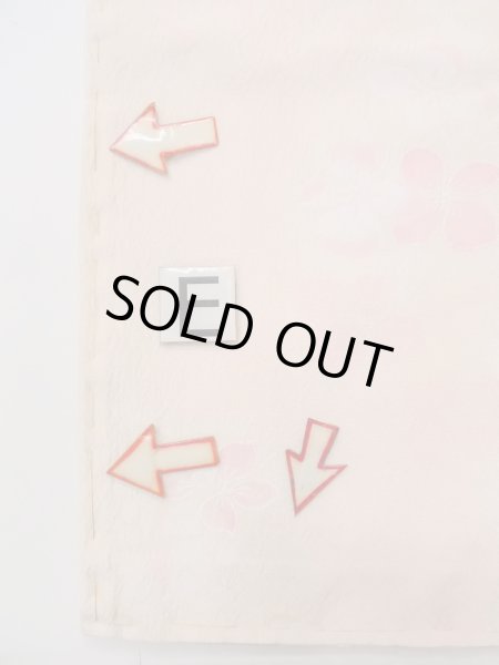 画像19: N0815B  女性用 襦袢 菊柄の地紋の半衿付き 化繊  淡い 珊瑚色, 花 【中古】 【USED】 【リサイクル】 ★★☆☆☆ (19)