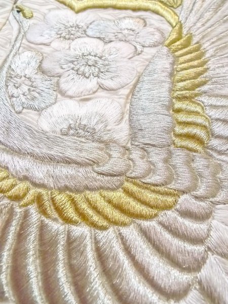 画像22: N0827B  女性用 打掛  シルク（正絹）   オフ　ホワイト, 菊 【中古】 【USED】 【リサイクル】 ★★☆☆☆ (22)