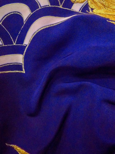 画像17: N0827H  女性用 打掛  シルク（正絹）  深い 青, 鶴 【中古】 【USED】 【リサイクル】 ★★☆☆☆ (17)