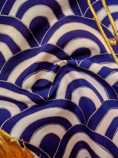 画像18: N0827H  女性用 打掛  シルク（正絹）  深い 青, 鶴 【中古】 【USED】 【リサイクル】 ★★☆☆☆ (18)