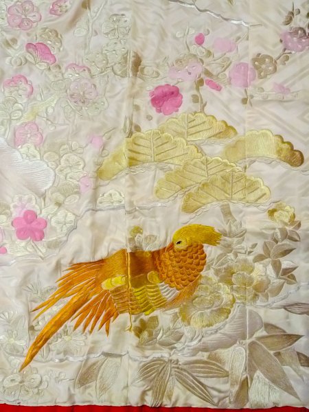 画像7: N0827I  女性用 打掛  シルク（正絹）  光沢のある オフ　ホワイト, 梅 【中古】 【USED】 【リサイクル】 ★★☆☆☆ (7)