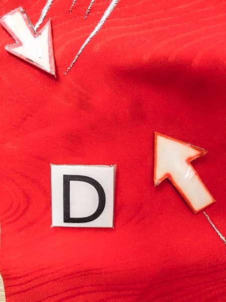 画像20: N0827J  女性用 打掛  シルク（正絹）  鮮やか 赤色, 菊 【中古】 【USED】 【リサイクル】 ★★☆☆☆ (20)