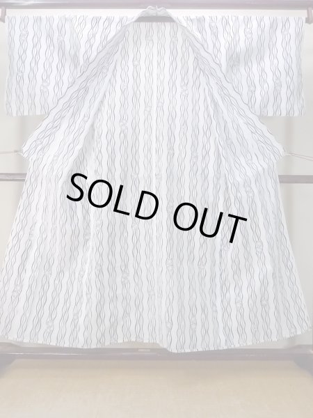 画像2: N0906M  女性用 浴衣（日本製）  綿   白, もみじ 【中古】 【USED】 【リサイクル】 ★★★☆☆ (2)