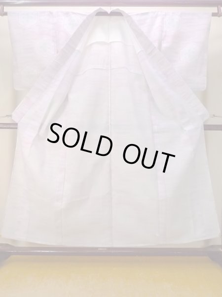 画像2: N0906O  女性用 浴衣（日本製）  ウール  淡い 白, 唐花 【中古】 【USED】 【リサイクル】 ★★★☆☆ (2)