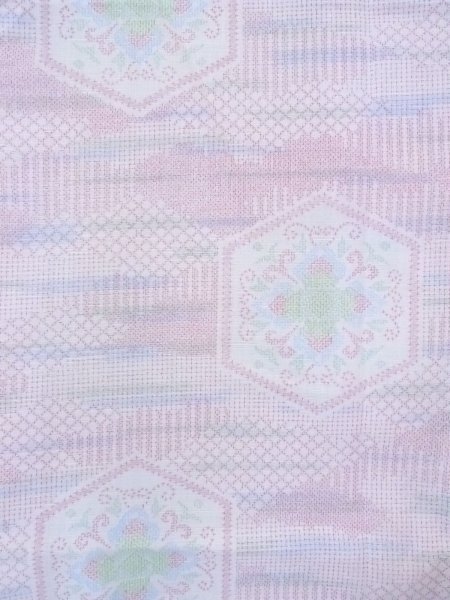 画像4: N0906O  女性用 浴衣（日本製）  ウール  淡い 白, 唐花 【中古】 【USED】 【リサイクル】 ★★★☆☆ (4)