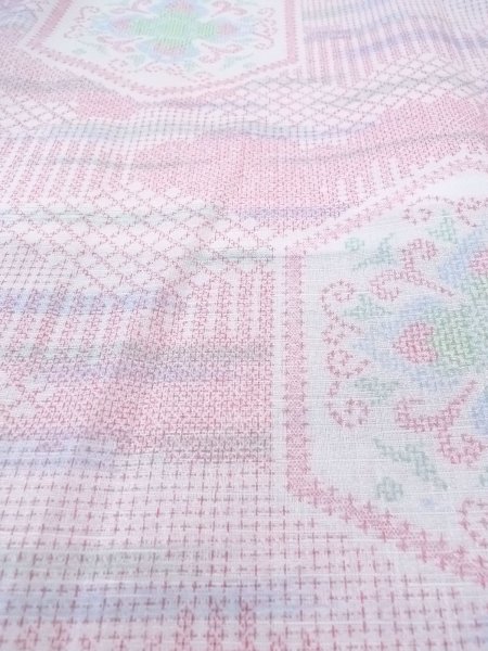 画像9: N0906O  女性用 浴衣（日本製）  ウール  淡い 白, 唐花 【中古】 【USED】 【リサイクル】 ★★★☆☆ (9)