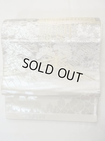 画像2: N0913B 袋帯 女性用着物 シルク（正絹）  光沢のある 白 もみじ 【中古】 【USED】 【リサイクル】 ★★★★☆ (2)