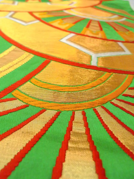 画像10: N0913C 袋帯 女性用着物 シルク(正絹)  光沢のある 緑色 車輪 【中古】 【USED】 【リサイクル】 ★★★★☆ (10)