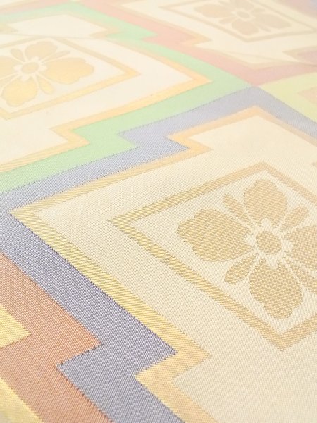 画像9: N0913H 袋帯 女性用着物 シルク（正絹）  淡い ベージュ 松皮菱 【中古】 【USED】 【リサイクル】 ★★☆☆☆ (9)