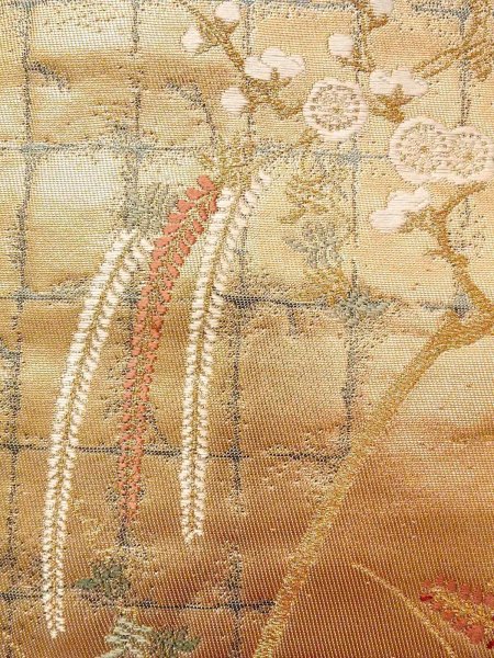 画像10: N0913L 袋帯 女性用着物 シルク(正絹)  光沢のある 金色 ぼたん 【中古】 【USED】 【リサイクル】 ★★★★☆ (10)