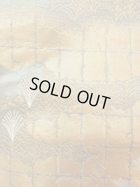 画像12: N0913L 袋帯 女性用着物 シルク（正絹）  光沢のある 金色 ぼたん 【中古】 【USED】 【リサイクル】 ★★★★☆ (12)