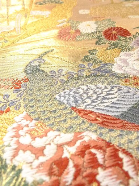 画像16: N0913L 袋帯 女性用着物 シルク(正絹)  光沢のある 金色 ぼたん 【中古】 【USED】 【リサイクル】 ★★★★☆ (16)