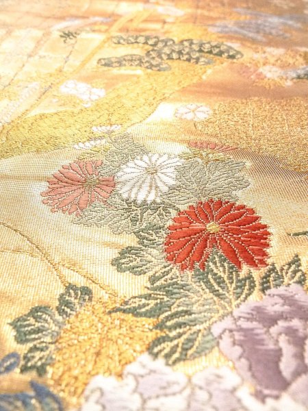 画像17: N0913L 袋帯 女性用着物 シルク(正絹)  光沢のある 金色 ぼたん 【中古】 【USED】 【リサイクル】 ★★★★☆ (17)