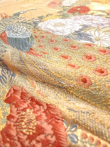 画像18: N0913L 袋帯 女性用着物 シルク(正絹)  光沢のある 金色 ぼたん 【中古】 【USED】 【リサイクル】 ★★★★☆ (18)