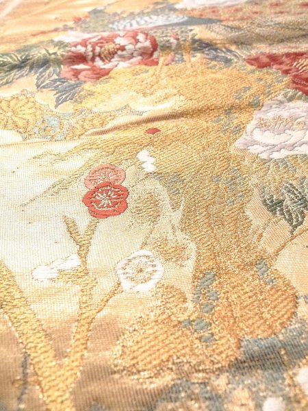 画像19: N0913L 袋帯 女性用着物 シルク(正絹)  光沢のある 金色 ぼたん 【中古】 【USED】 【リサイクル】 ★★★★☆ (19)